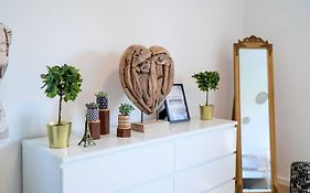 DG Links -Wunderschöne 40m² große City Wohnung nähe Salzburg